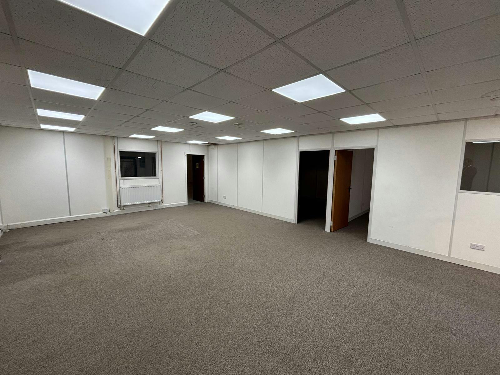 15-17 Bessemer Dr, East Kilbride en alquiler Foto del edificio- Imagen 1 de 2