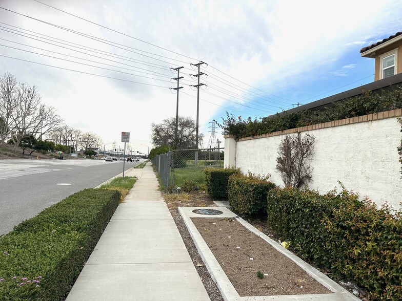 2011 Potrero Grande Dr, Monterey Park, CA en venta - Foto del edificio - Imagen 3 de 4