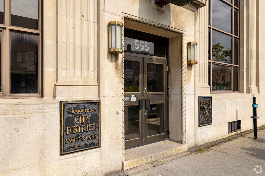 555 Rue Jean-Talon O, Montréal, QC en alquiler - Foto del edificio - Imagen 3 de 4