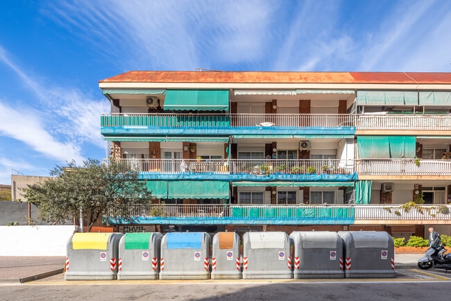 Más detalles de Carrer del General Palafox, 9-11, Castelldefels - Local en alquiler