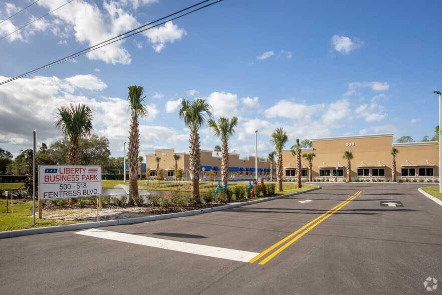 500 Fentress Blvd, Daytona Beach, FL en alquiler - Foto del edificio - Imagen 1 de 19