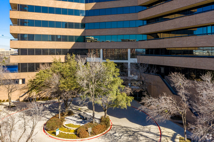 3100 McKinnon St, Dallas, TX en alquiler - Foto del edificio - Imagen 2 de 10