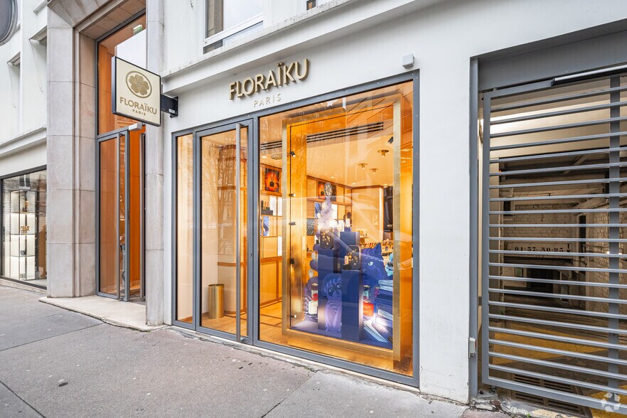 28 Rue Bayard, Paris en venta - Foto del edificio - Imagen 3 de 3