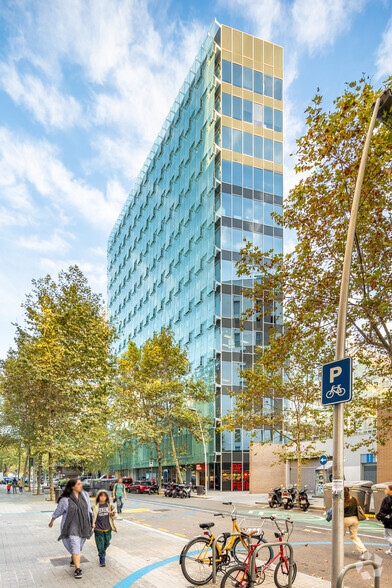 Oficinas en Barcelona, Barcelona en alquiler - Foto del edificio - Imagen 2 de 5