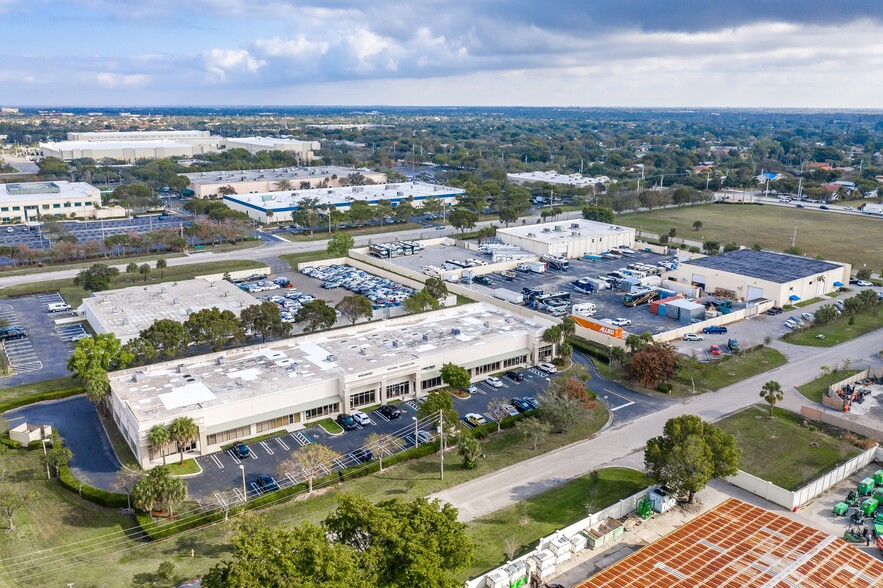 11931-11971 NW 37th St, Coral Springs, FL en venta - Foto del edificio - Imagen 2 de 5