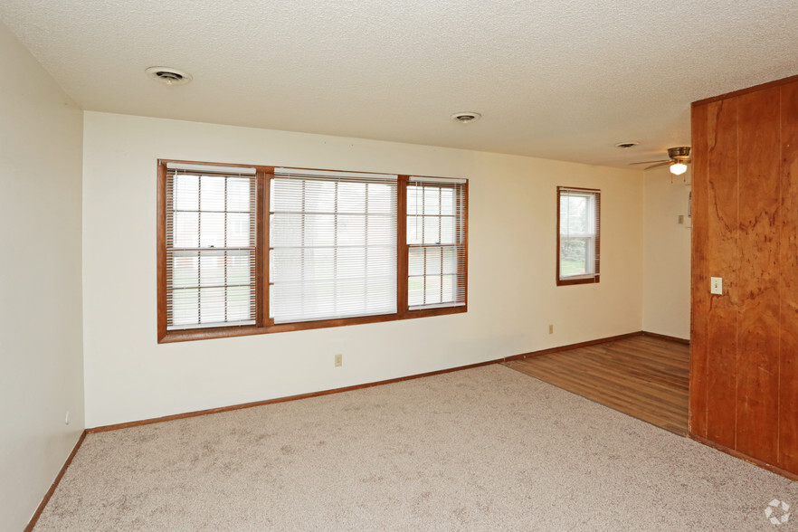 3544 Kimberly Downs Rd, Davenport, IA en venta - Foto del interior - Imagen 3 de 8