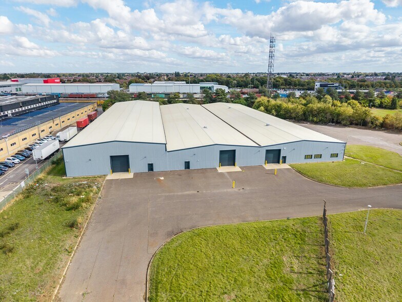 Saville Rd, Peterborough en alquiler - Foto del edificio - Imagen 3 de 15