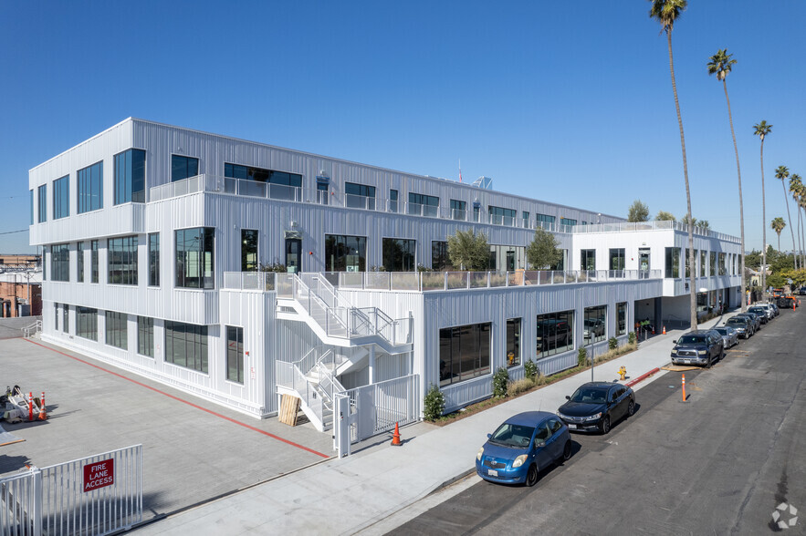 3609 S 10th Ave, Los Angeles, CA en alquiler - Foto del edificio - Imagen 3 de 3