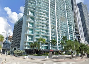 900 BISCAYNE BAY CONDO - Inmueble