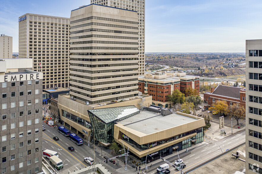 10065 Jasper Ave NW, Edmonton, AB en alquiler - Foto del edificio - Imagen 1 de 15