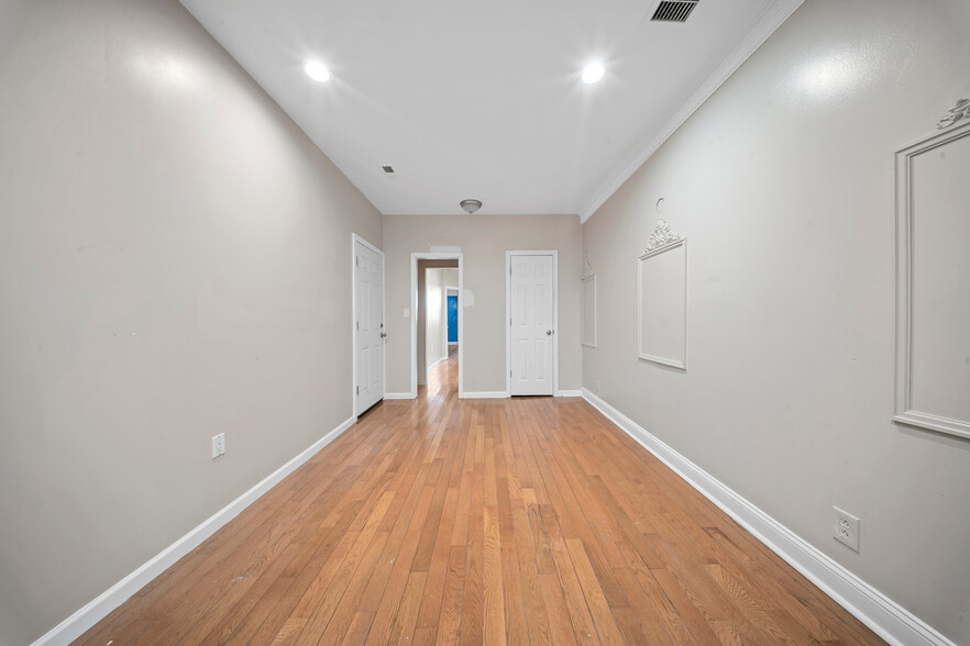 200-17 Linden Blvd, Saint Albans, NY en venta - Foto del edificio - Imagen 3 de 36