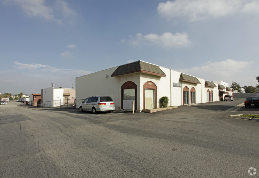 17635-17639 Rowland St, City Of Industry, CA en alquiler - Foto principal - Imagen 1 de 7