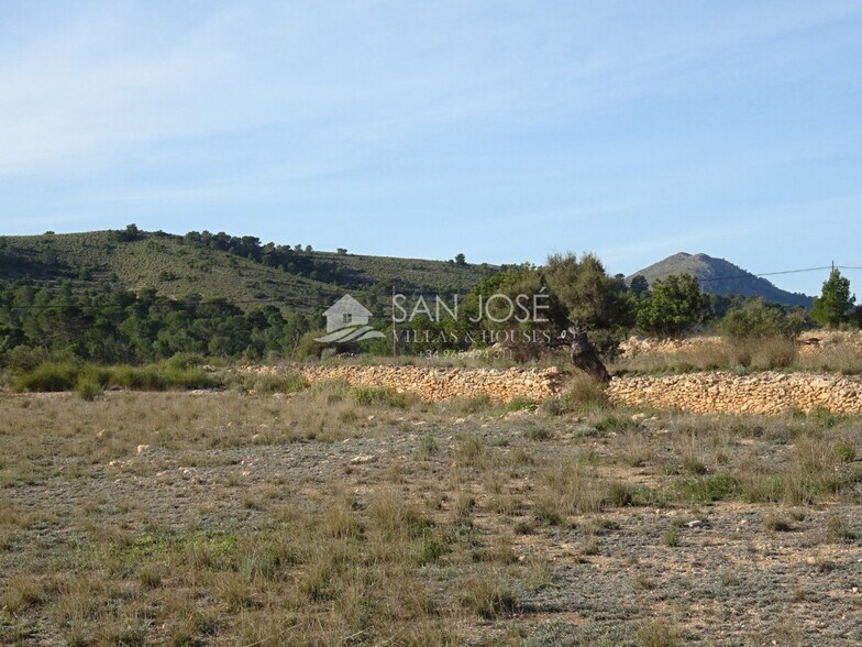 Terreno en El Fondó de les Neus, Alicante en venta - Vista aérea - Imagen 2 de 9