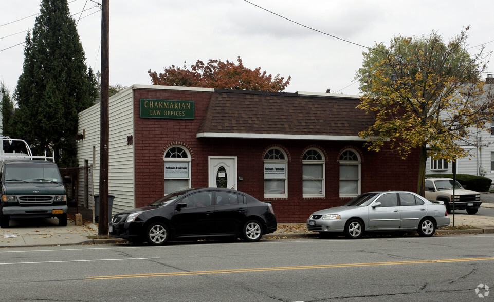 340 Willis Ave, Mineola, NY en alquiler - Foto del edificio - Imagen 2 de 2