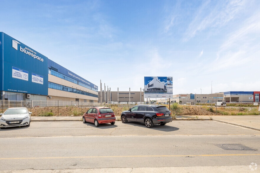 Terreno en Sant Boi de Llobregat, Barcelona en venta - Foto del edificio - Imagen 2 de 3