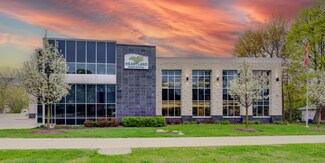 Más detalles de 100 Erb St E, Waterloo, ON - Oficina en venta