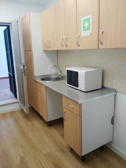 Oficina en Cáceres en alquiler - Foto del edificio - Imagen 3 de 7