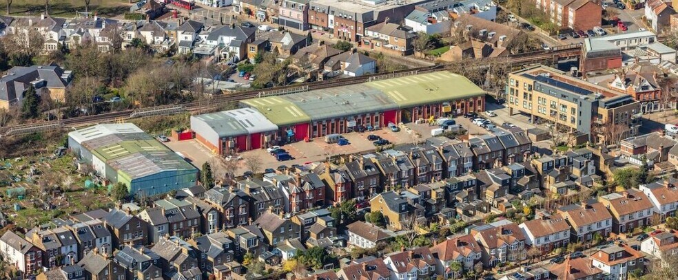 Heathlands Clos, Twickenham en alquiler - Foto del edificio - Imagen 2 de 6