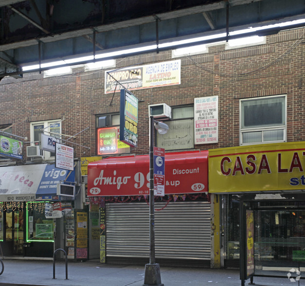 8202 Roosevelt Ave, Jackson Heights, NY en alquiler - Foto del edificio - Imagen 3 de 5