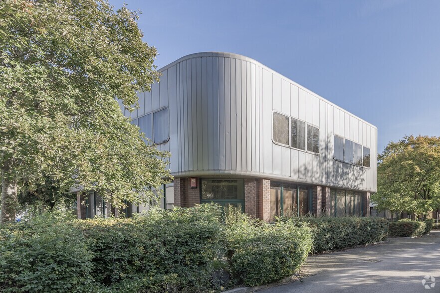 Dorcan Business Centre cartera de 3 inmuebles en venta en LoopNet.es - Foto del edificio - Imagen 3 de 5