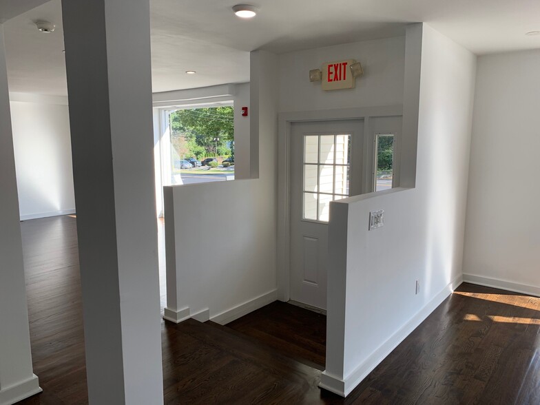 979 Post Rd E, Westport, CT en venta - Foto del interior - Imagen 3 de 7