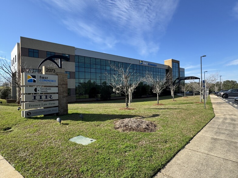 2073 Summit Lake Dr, Tallahassee, FL en alquiler - Foto del edificio - Imagen 1 de 7