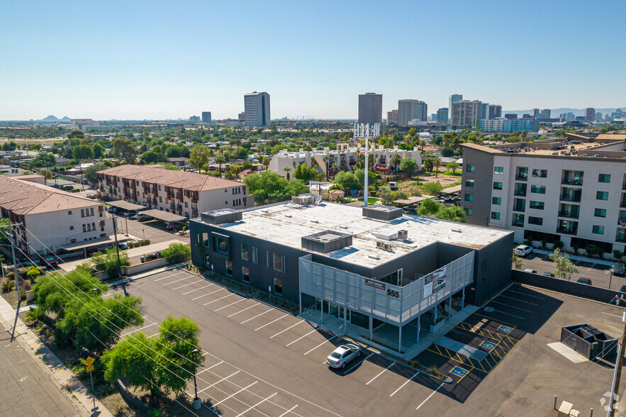 555 W Turney Ave, Phoenix, AZ en venta - Foto del edificio - Imagen 1 de 11