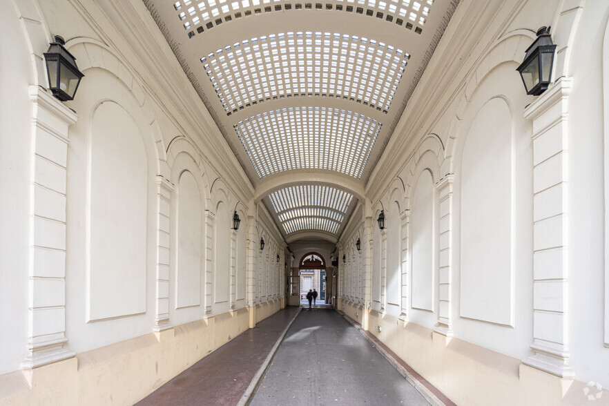 84 Rue De Grenelle, Paris en alquiler - Foto del edificio - Imagen 3 de 3