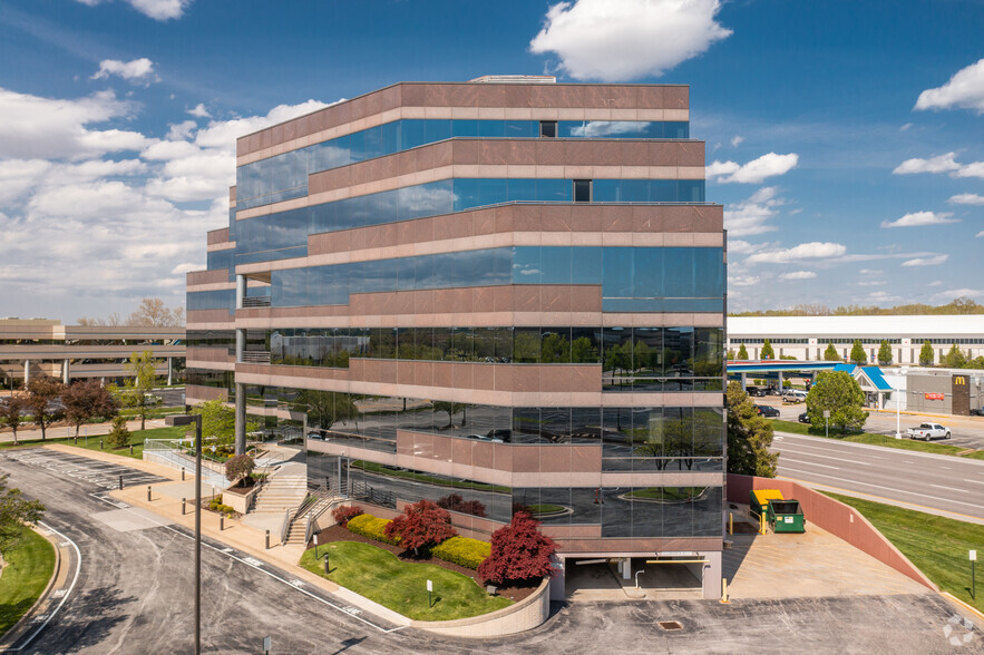 3300 Rider Trail S, Earth City, MO en alquiler - Foto del edificio - Imagen 3 de 7