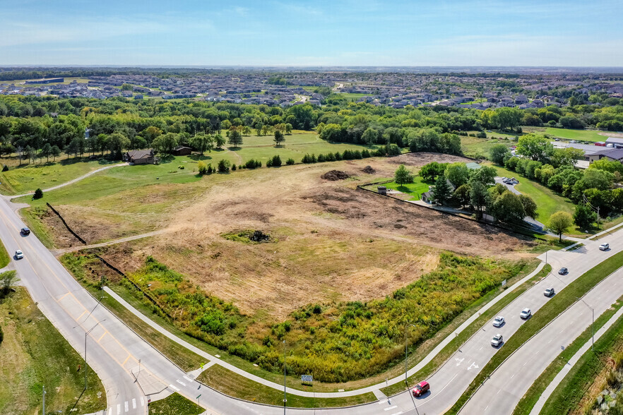 70th & Pine Lake Rd, Lincoln, NE en alquiler - Foto del edificio - Imagen 2 de 17