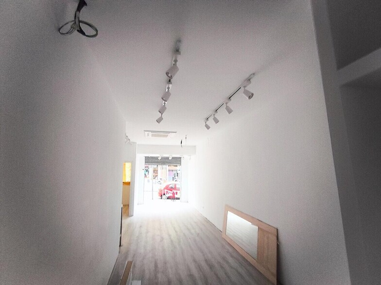 Avenida de Tomás Giménez, 54, L'Hospitalet de Llobregat, Barcelona en venta - Foto del interior - Imagen 2 de 3