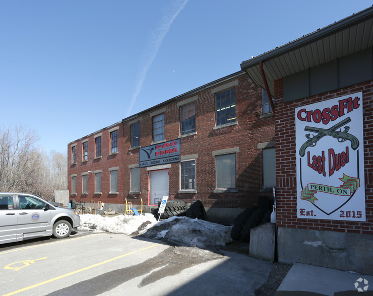 1 Sherbrooke St E, Perth, ON en alquiler - Foto del edificio - Imagen 3 de 8