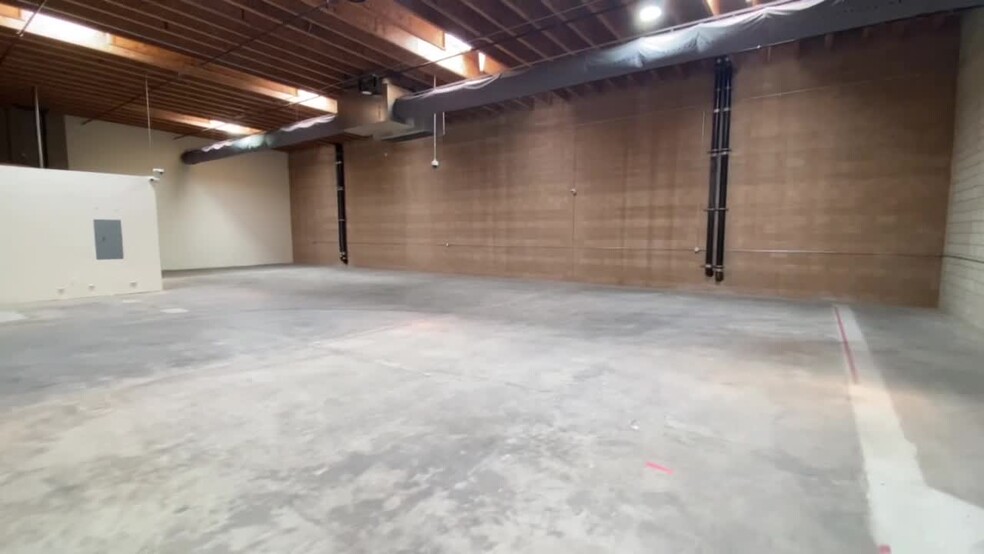 4427-4439 Rowland Ave, El Monte, CA en alquiler - Vídeo de anuncio comercial - Imagen 2 de 20