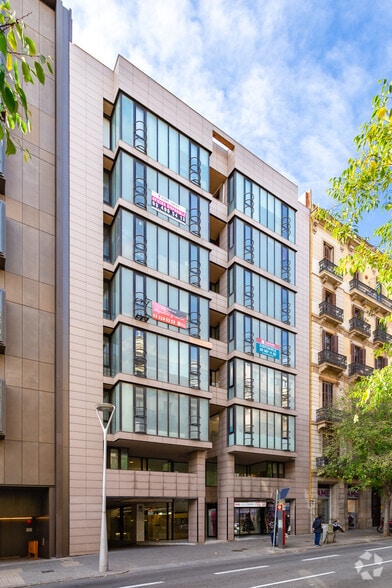 Carrer de Pau Claris, 95, Barcelona, Barcelona en venta - Foto del edificio - Imagen 2 de 3