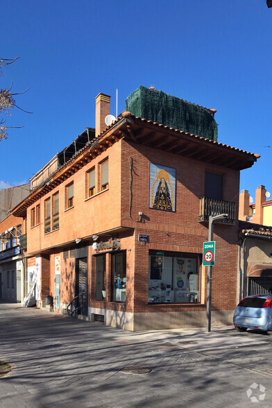 Plaza General Vives, 1, Azuqueca de Henares, Guadalajara en venta - Foto del edificio - Imagen 2 de 2