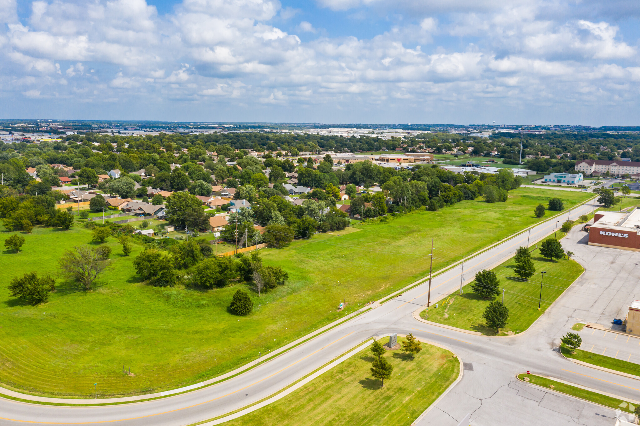 E 69TH STREET & S 107TH E Ave, Tulsa, OK en venta Foto del edificio- Imagen 1 de 7