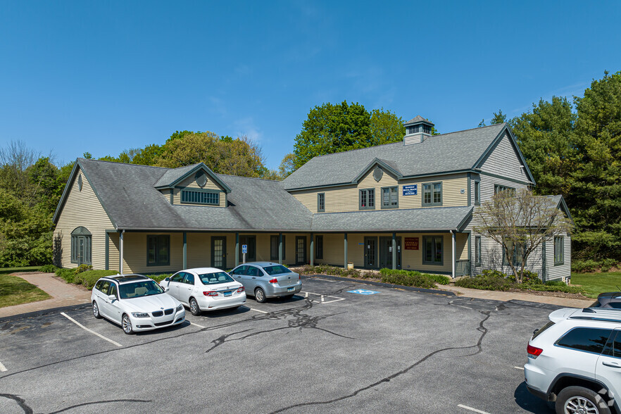 6 Ledgebrook Dr, Mansfield Center, CT en alquiler - Foto del edificio - Imagen 3 de 14