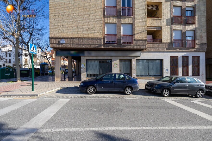 Local en Granada en venta - Foto del edificio - Imagen 3 de 37