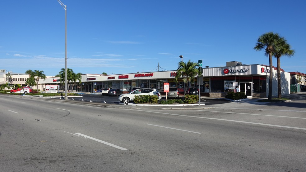 1930-1974 NE 163rd St, North Miami Beach, FL en alquiler - Foto del edificio - Imagen 1 de 13