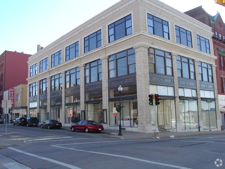 600-602 Felix St, Saint Joseph, MO en venta - Foto principal - Imagen 1 de 6