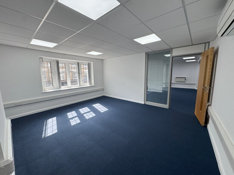 137-141 High St, Sevenoaks en alquiler - Foto del edificio - Imagen 2 de 3