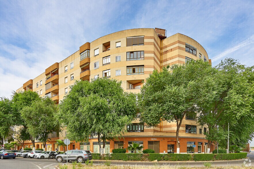 Edificio residencial en Sevilla, Sevilla en venta - Foto del edificio - Imagen 1 de 3
