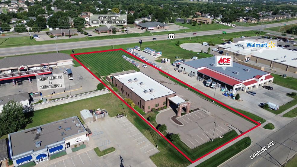 702 Caroline Ave, Junction City, KS en alquiler - Foto del edificio - Imagen 3 de 5