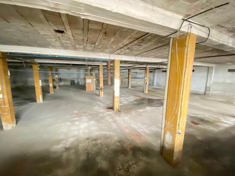 Nave en Ponferrada, León en venta - Foto del edificio - Imagen 3 de 16