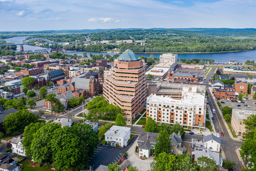 213 Court St, Middletown, CT en alquiler - Foto del edificio - Imagen 1 de 10