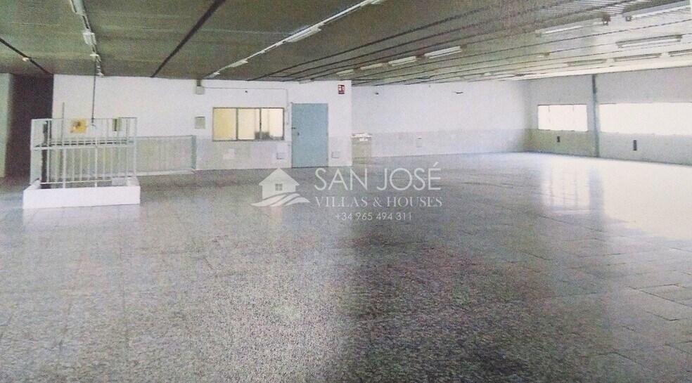 Nave en Alicante en venta - Foto del edificio - Imagen 2 de 6
