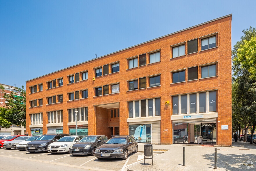 Local en Mollet del Vallès, Barcelona en venta - Foto del edificio - Imagen 2 de 2