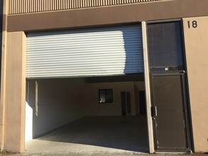 20 Galli Dr, Novato, CA en alquiler Foto del edificio- Imagen 2 de 2