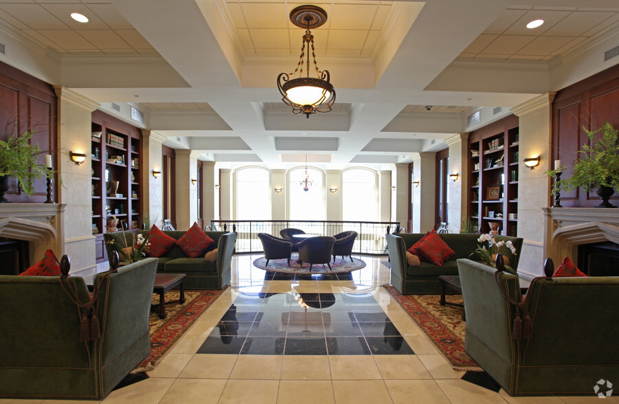 1251 NW Briarcliff Pky, Kansas City, MO en alquiler - Lobby - Imagen 2 de 9