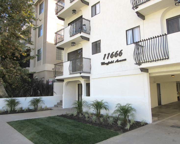 11666 Mayfield Ave, Los Angeles, CA en venta - Foto del edificio - Imagen 2 de 14